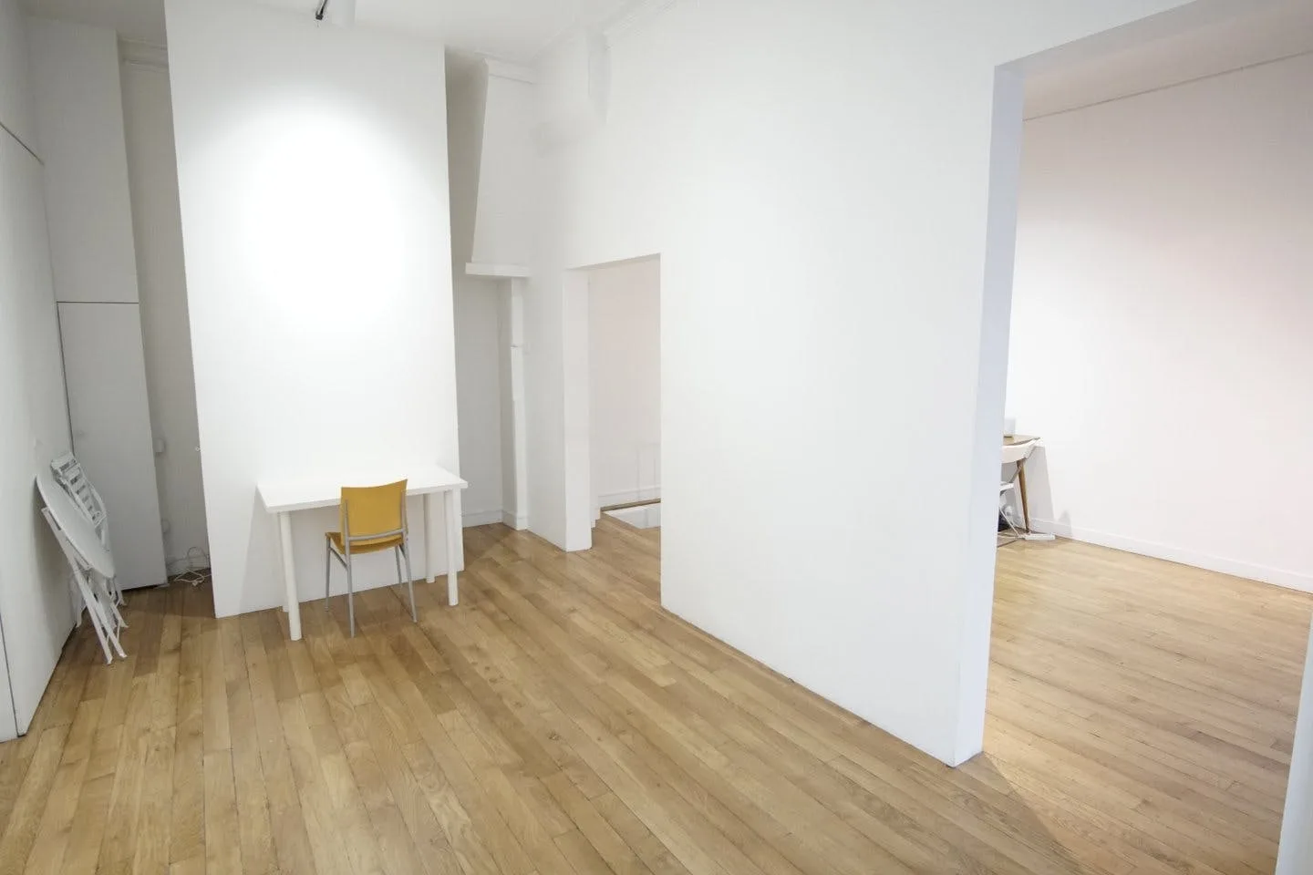 Classic 60 sqm Showroom and Gallery in Le Marais, Paris — 3