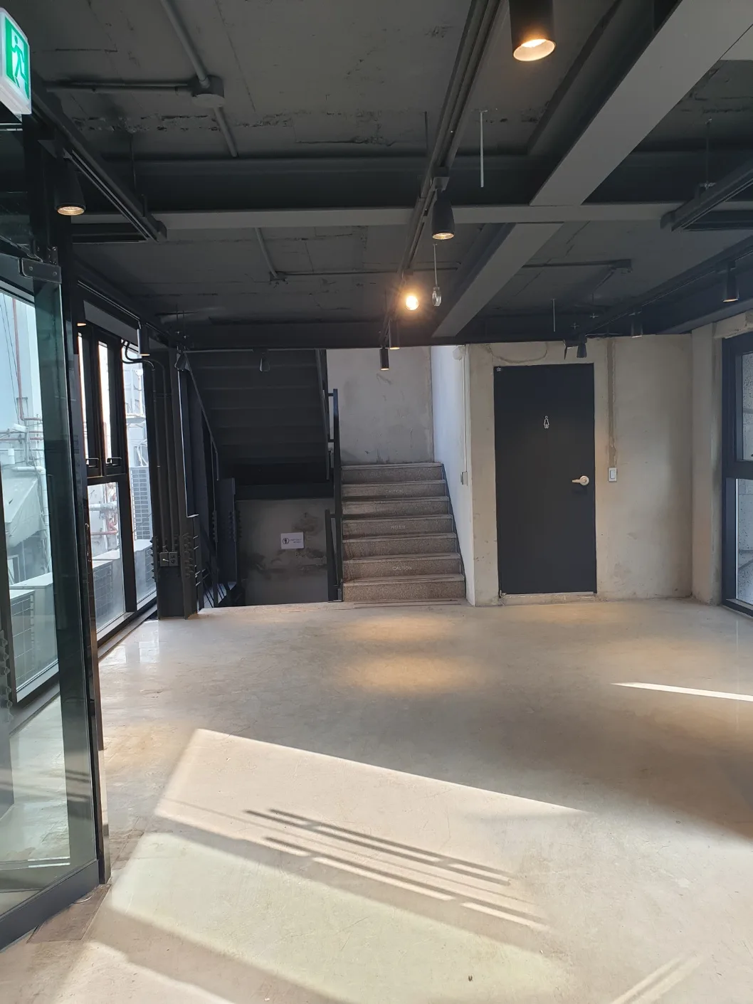 Clean Office Space Near Konkuk University Station, 350 sqm, retail activation, pop-up rental in Dongil-ro 20-gil