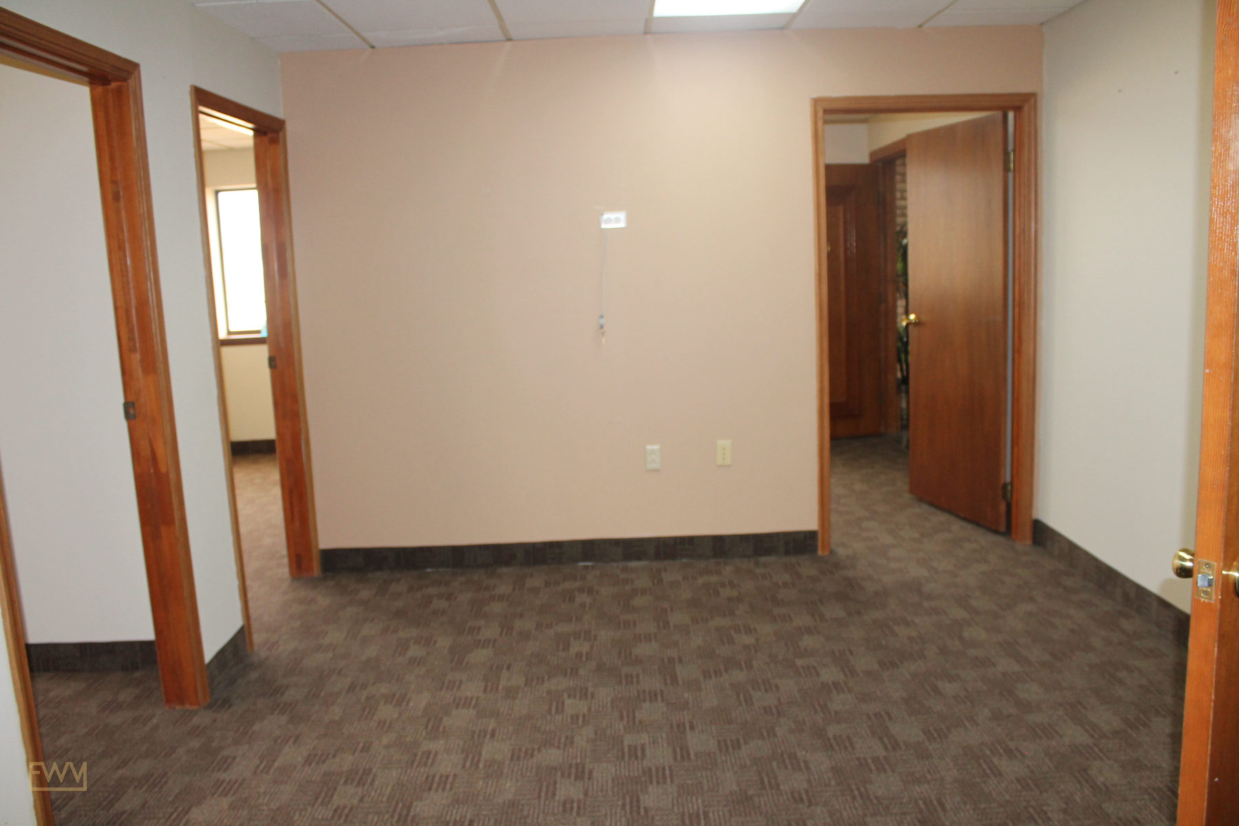 Clean Office Space with Parking and Convenient Access, 74 sqm, corporate event, pop-up rental in Eastlake