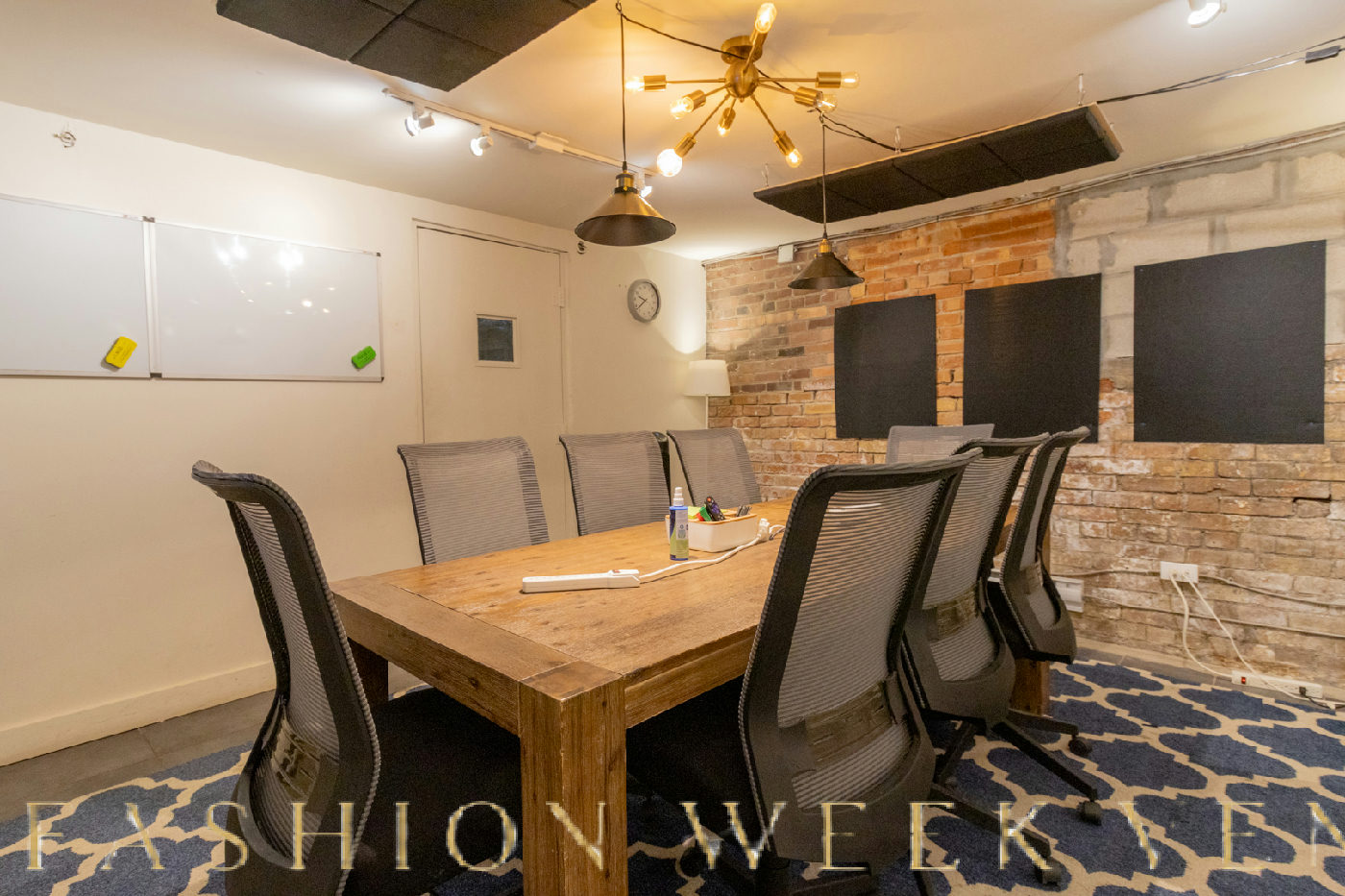Comfortable Meeting Room for 10 with Presentation Equipment, 37 sqm, corporate event, pop-up rental in Toronto, second inter…