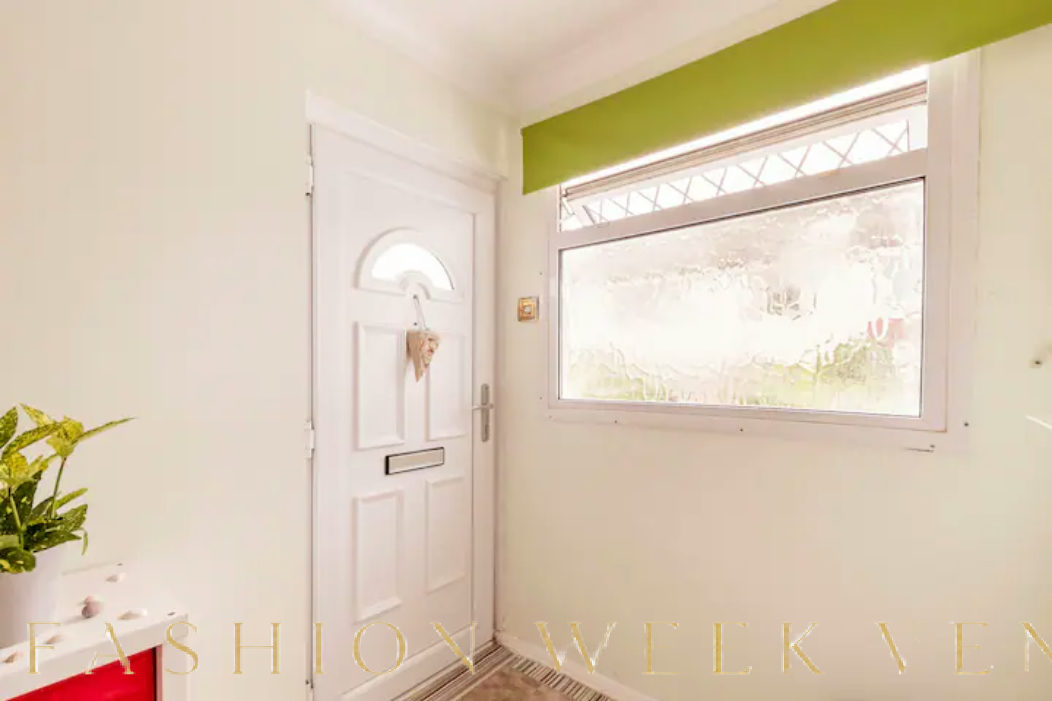 Comfortable Rooms for Rent in Harlow, 32 sqm, networking event, pop-up rental in Essex, third interior view