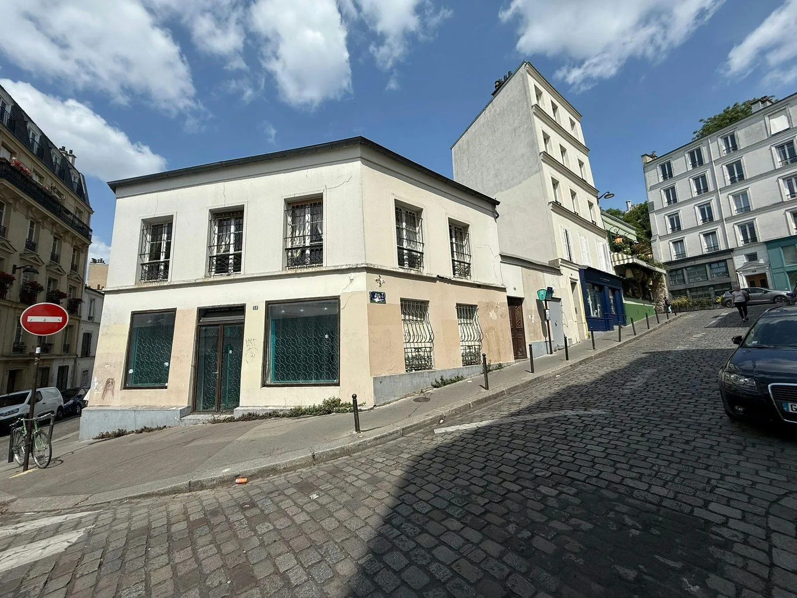 Commercial Corner Space in Butte Montmartre, Paris — 2