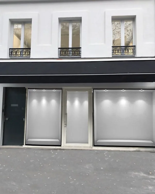 Commercial Gallery on Avenue de la Porte des Ternes