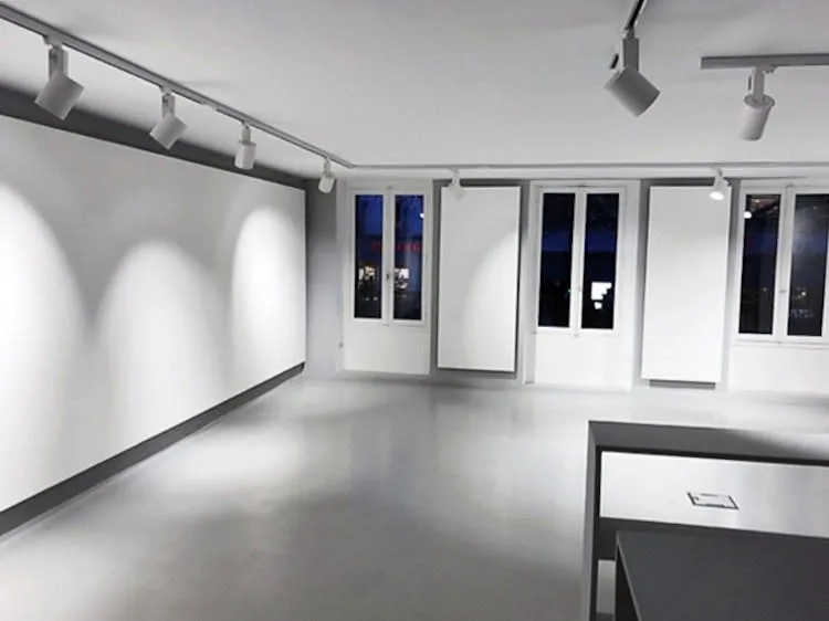 Commercial Gallery on Avenue de la Porte des Ternes — 3