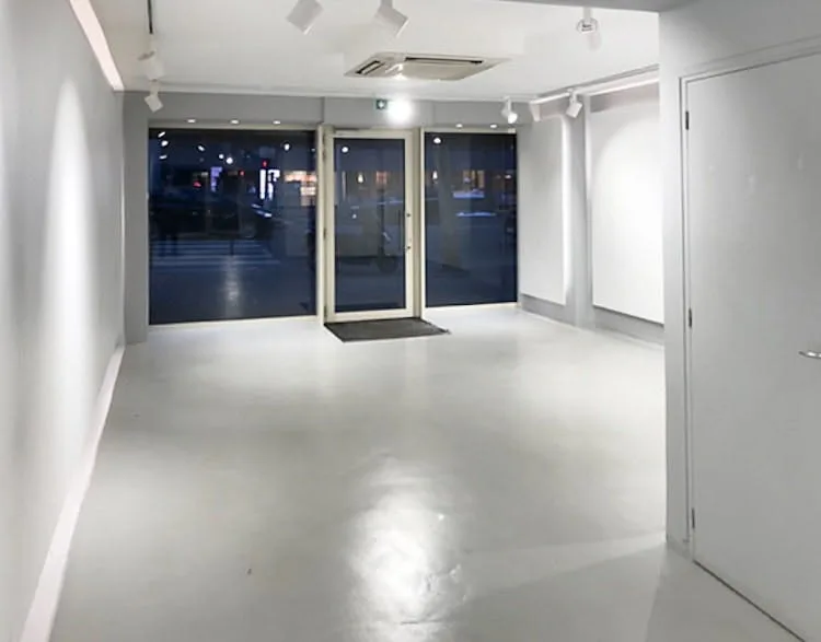 Commercial Gallery on Avenue de la Porte des Ternes — 4
