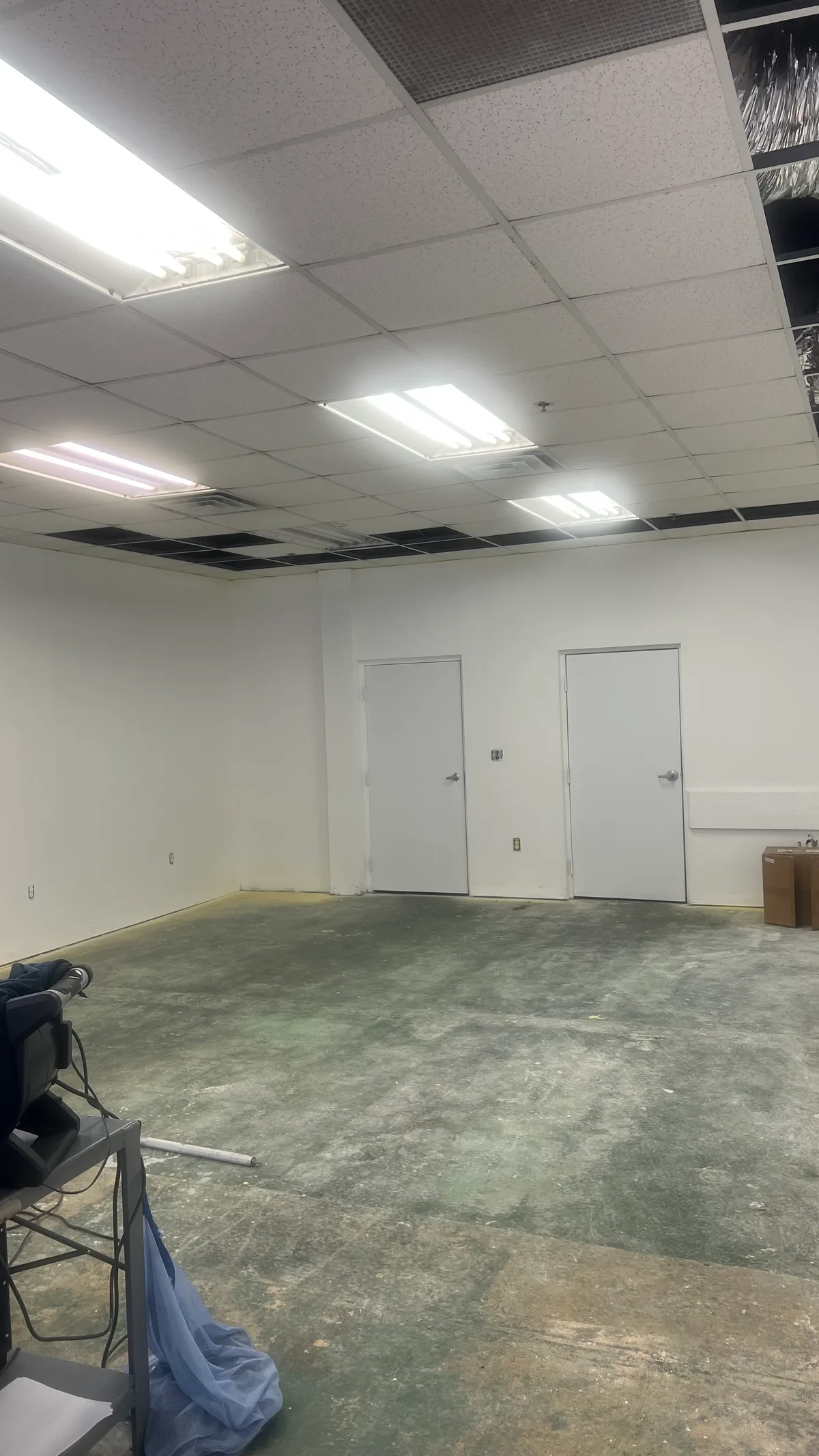 Commercial Loft Space Near Mercedes Benz Stadium, 112 sqm, showroom presentation, pop-up rental in Atlanta, additional inter…