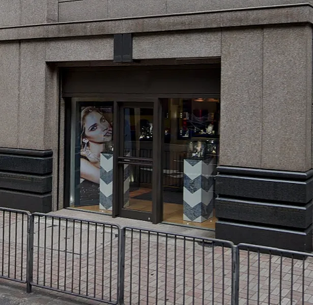 Commercial Shop Available for Lease on Queen's Road Central, 67 sqm, pop up store in Hong Kong