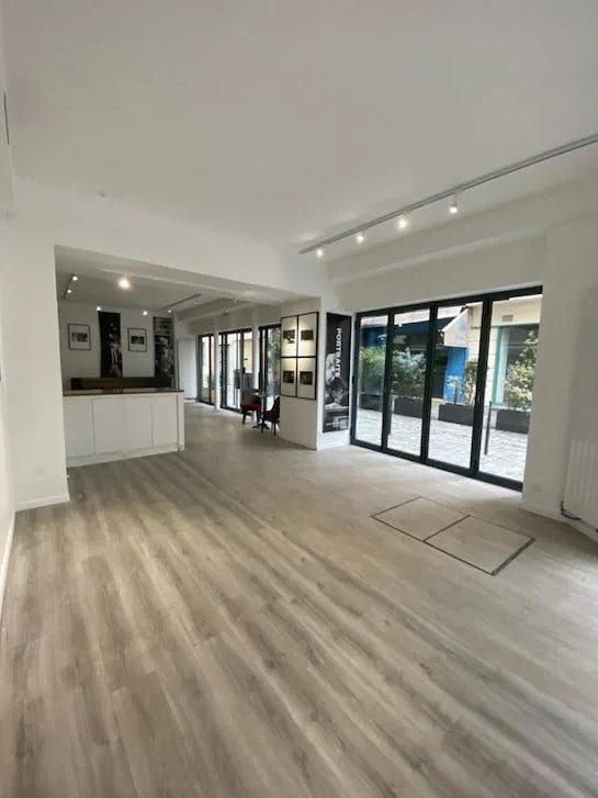 Commercial Space at 24 Rue Beaubourg, Paris — 2