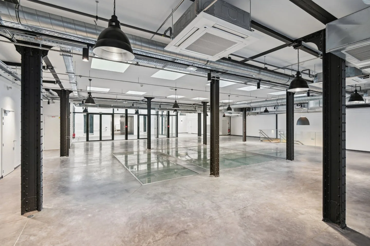 Commercial Space in Paris 1st Arrondissement near Saint-Honore — 3