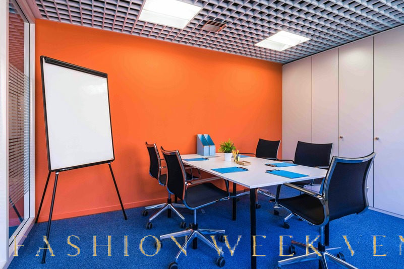 Compact 15m2 Meeting Room in Segrate, 15 sqm, corporate event, pop-up rental in Milano