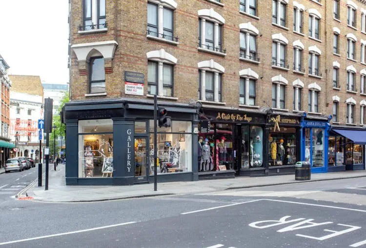 Compact Retail Space on Charing Cross Road, London — 3