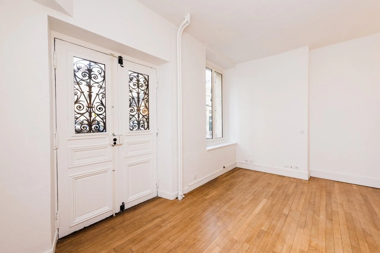 Compact Showroom in the Upper Marais, Paris