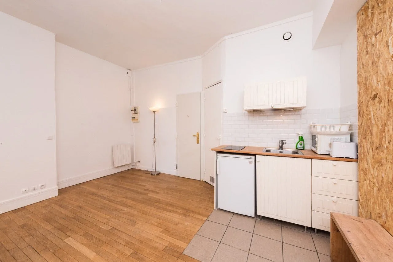 Compact Showroom in the Upper Marais, Paris — 5
