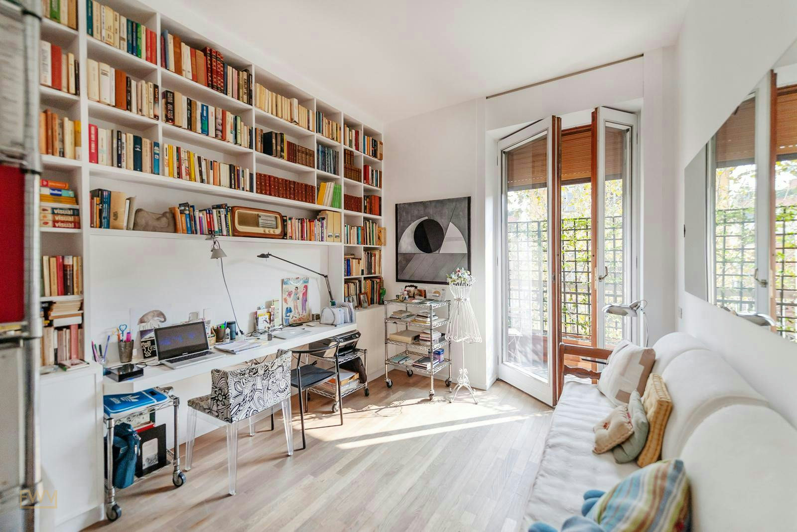 Contemporary 150 sqm Apartment Showroom in Milan, showroom presentation, pop-up rental in Milano