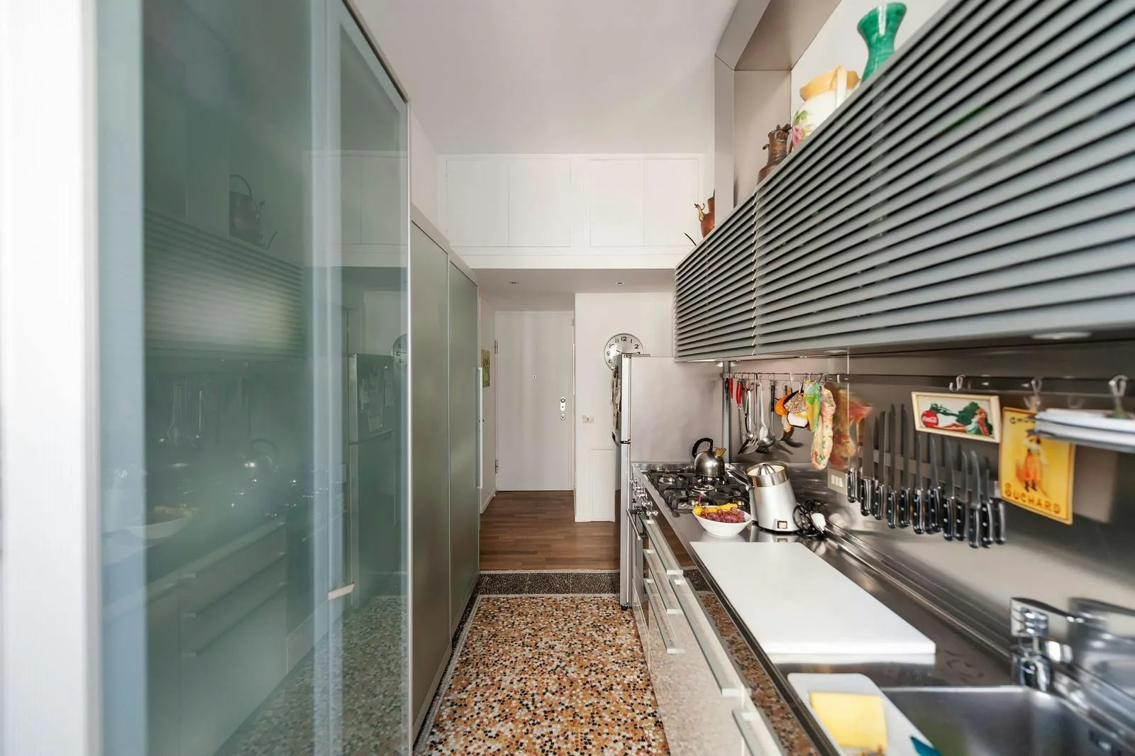 Contemporary 150 sqm Apartment Showroom in Milan — 3