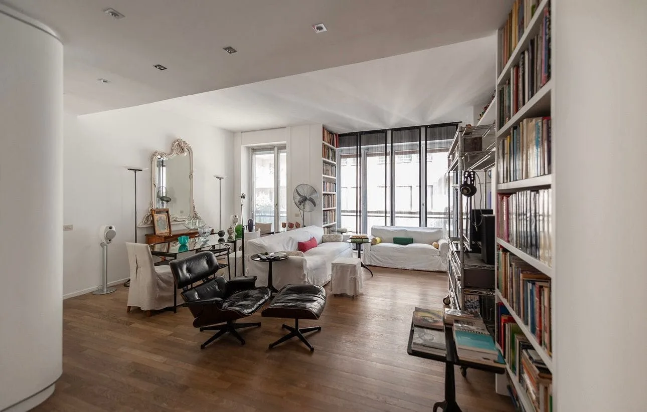 Contemporary 150 sqm Apartment Showroom in Milan — 4