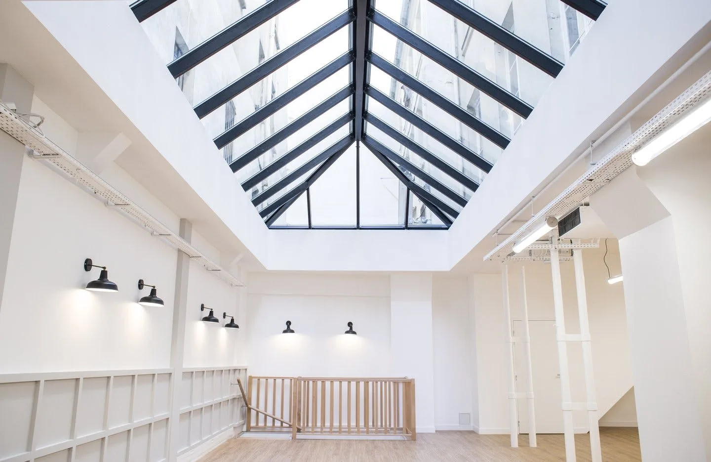 Contemporary 350 sqm Renovated Studio in Le Haut Marais