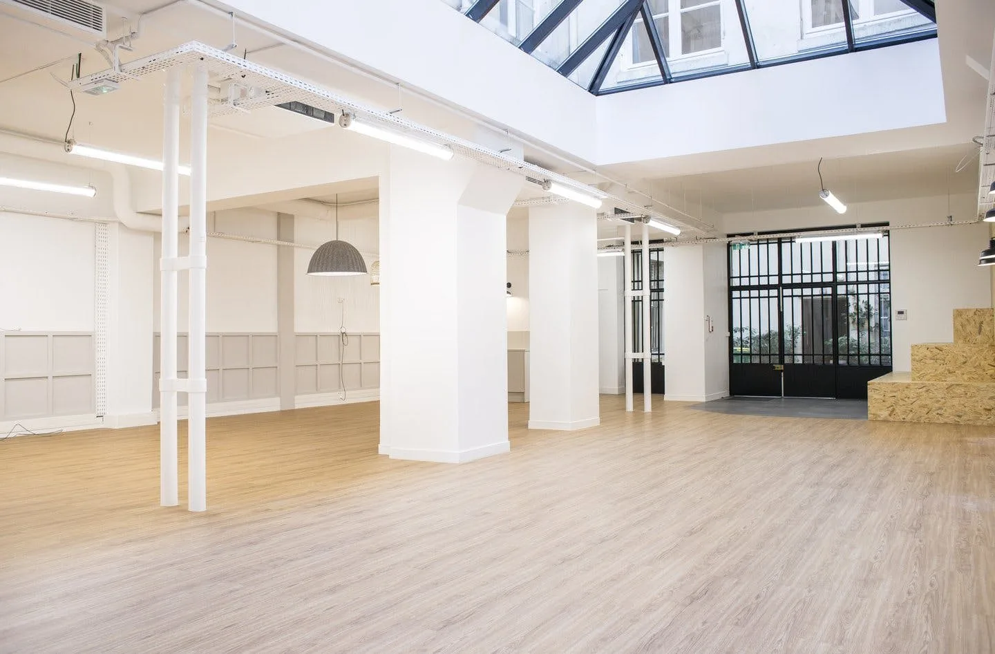 Contemporary 350 sqm Renovated Studio in Le Haut Marais — 2