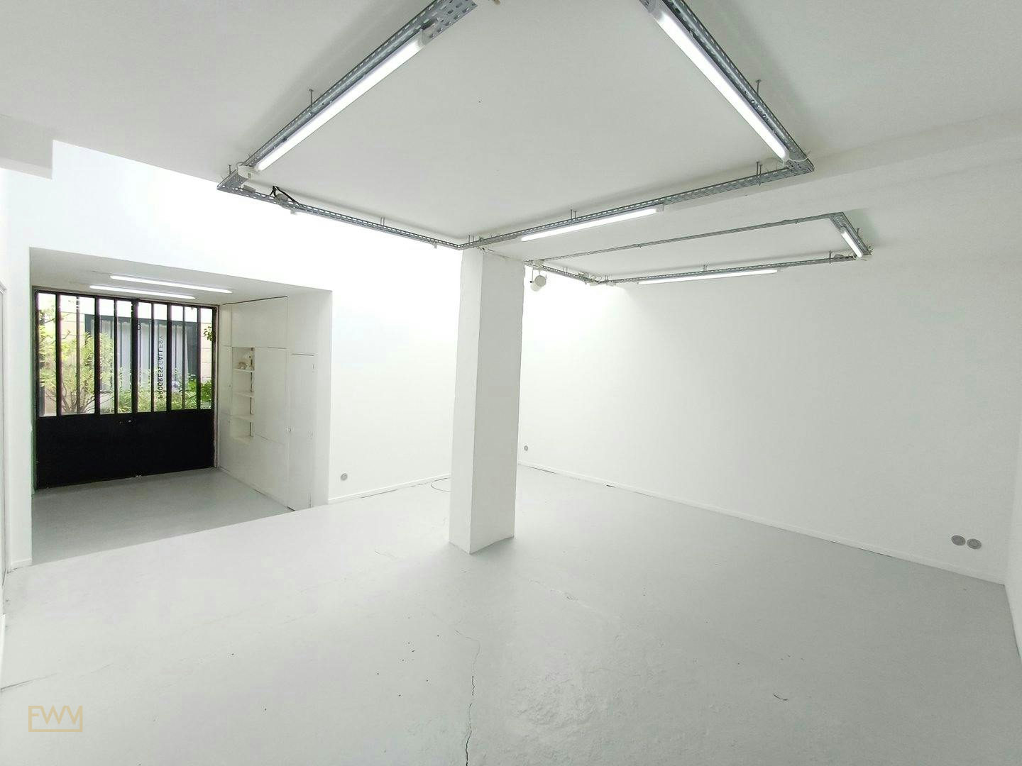 Contemporary Art Gallery and Showroom in Oberkampf