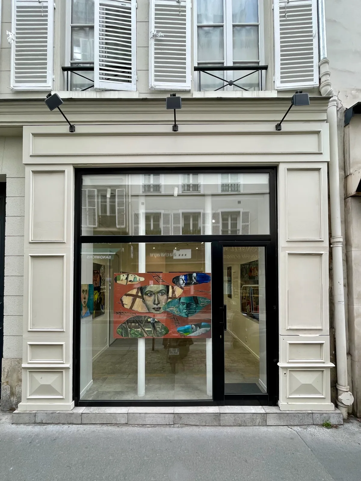 Contemporary Art Gallery Space for Rent in Matignon, Paris, 34 sqm, art exhibition, pop-up rental