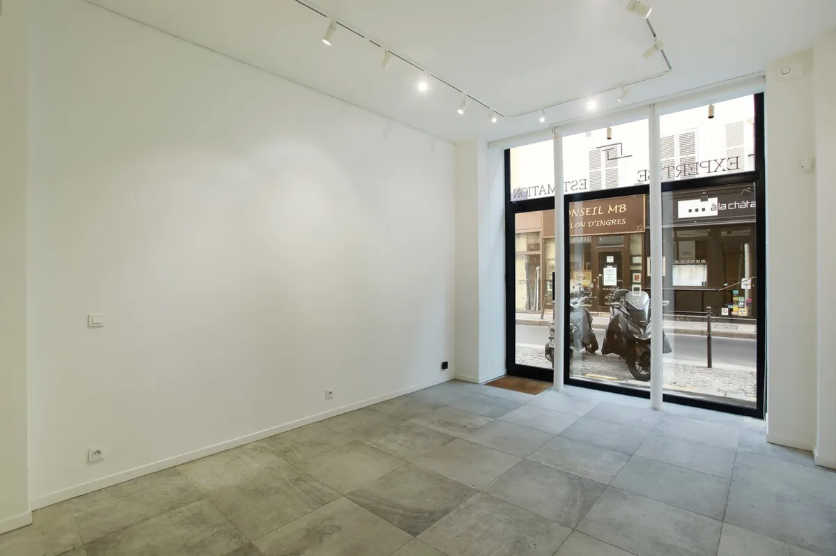 Contemporary Art Gallery Space for Rent in Matignon, Paris, 34 sqm, art exhibition, pop-up rental, interior view