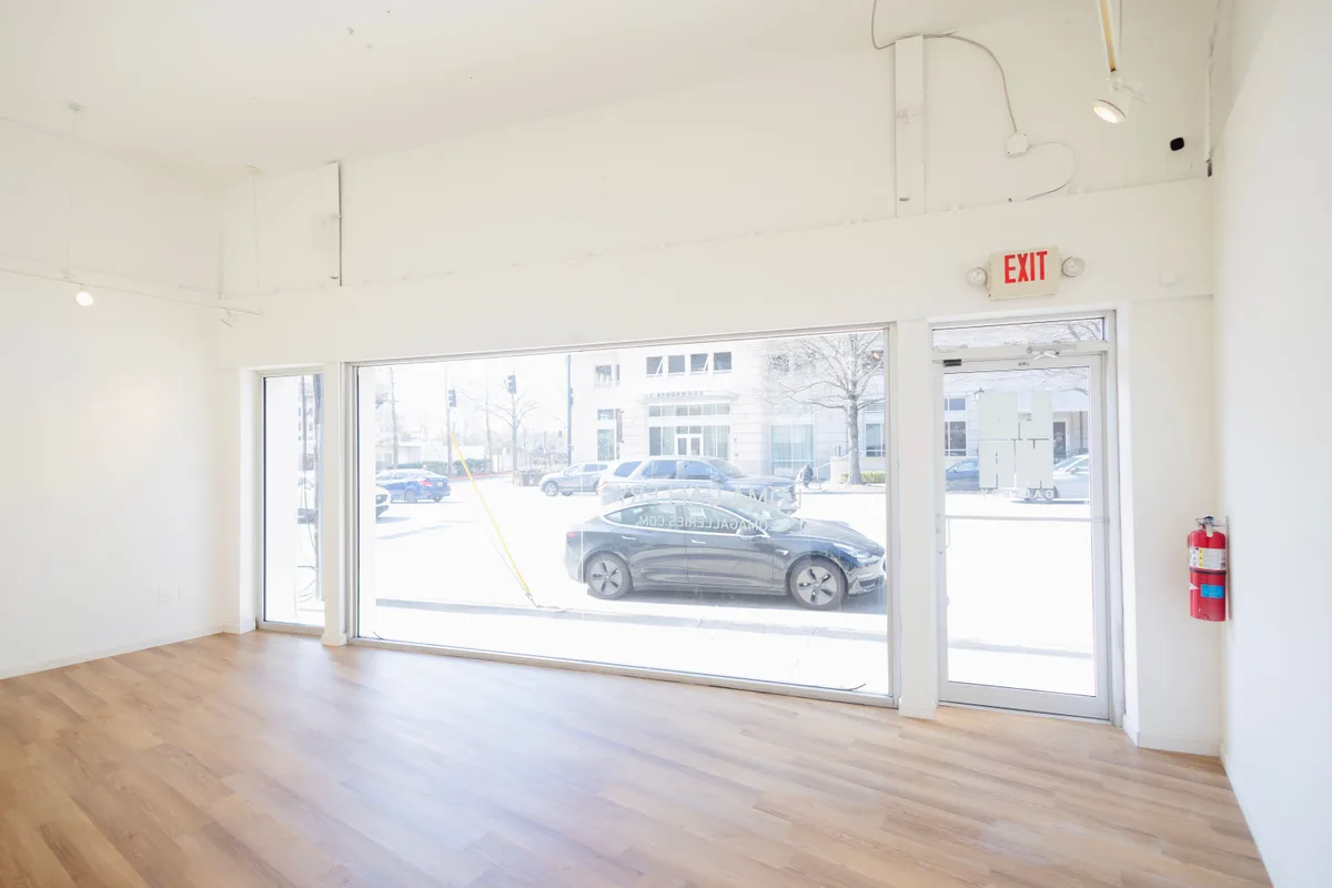 Contemporary Event Space in Buckhead, Atlanta, 212 sqm, art exhibition, pop-up rental
