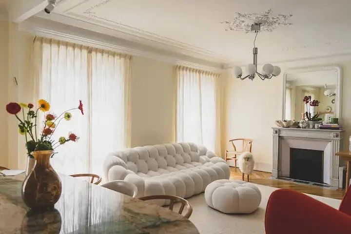 Contemporary Haussmannian Apartment in Neuilly-sur-Seine