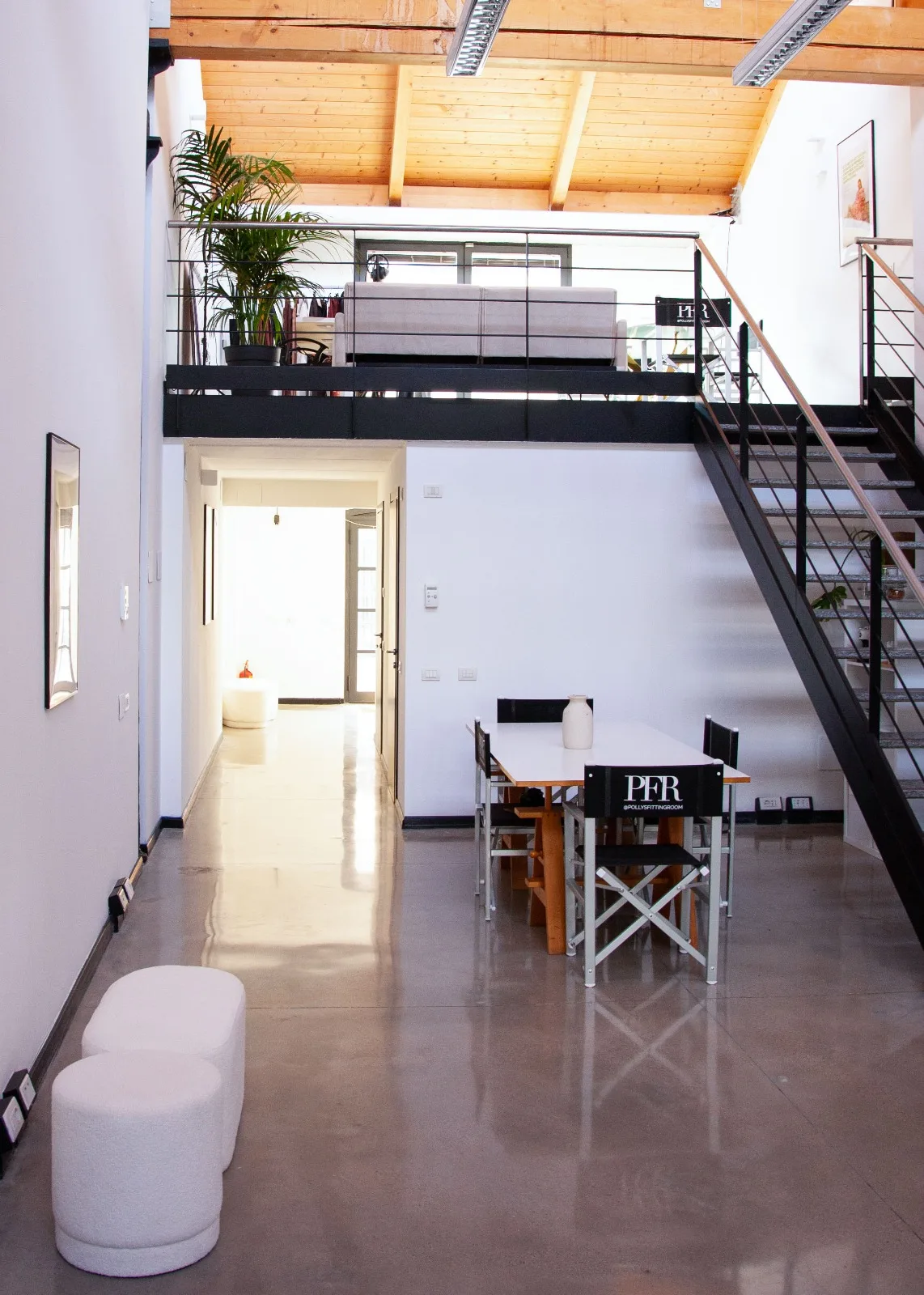 Contemporary Loft Space for Creative Projects in Milan, 160 sqm, showroom presentation, pop-up rental, interior view