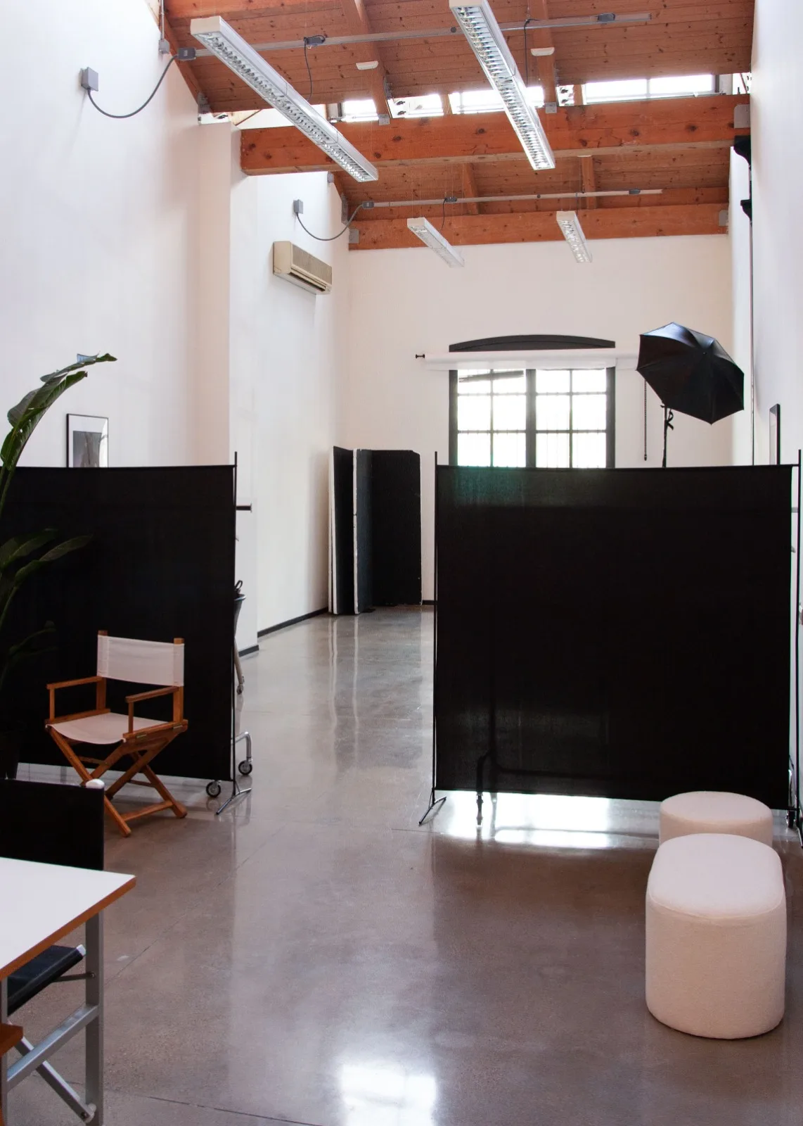 Contemporary Loft Space for Creative Projects in Milan, 160 sqm, showroom presentation, pop-up rental, second interior view