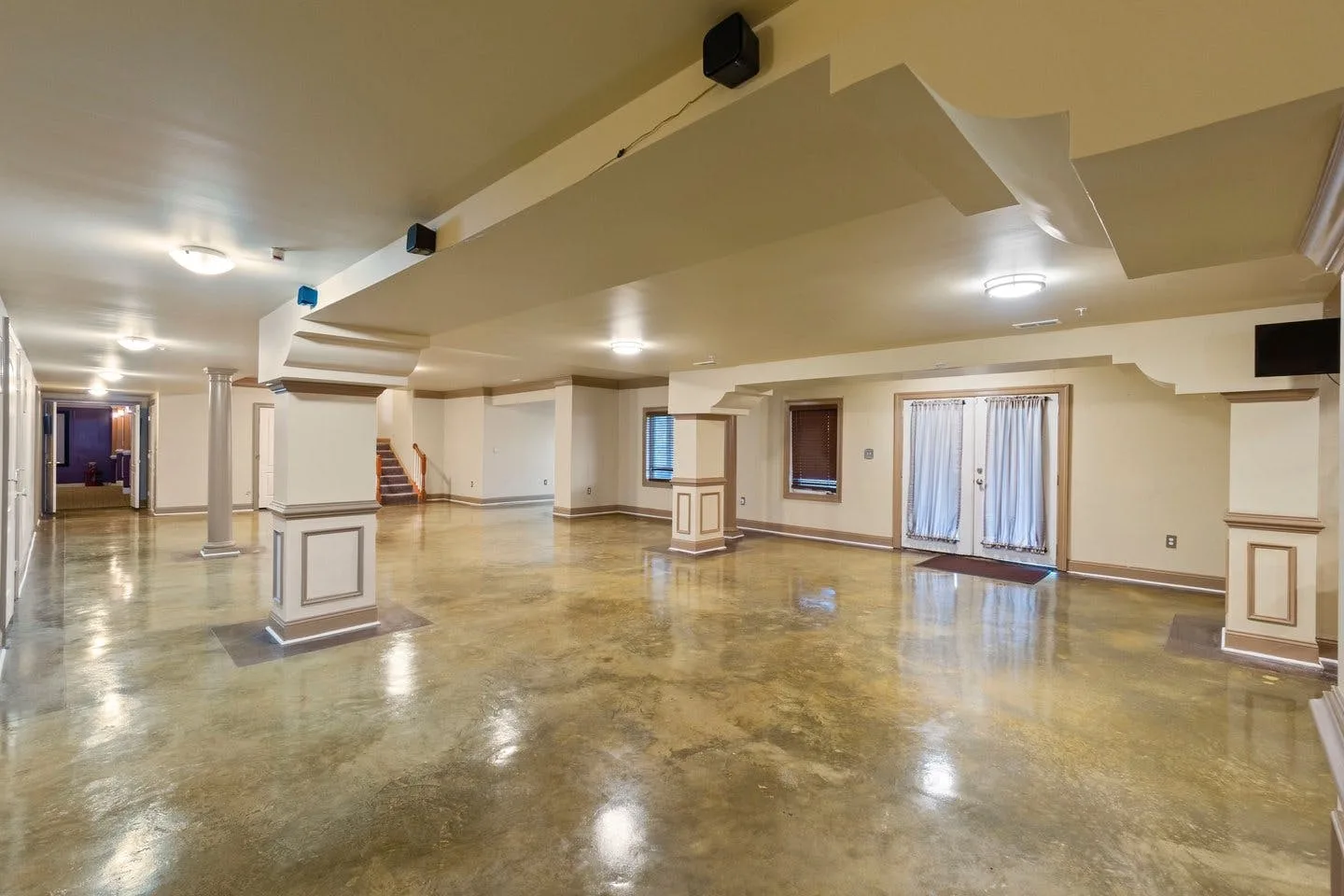 Contemporary Mansion for Events and Shoots in Brandywine — 5