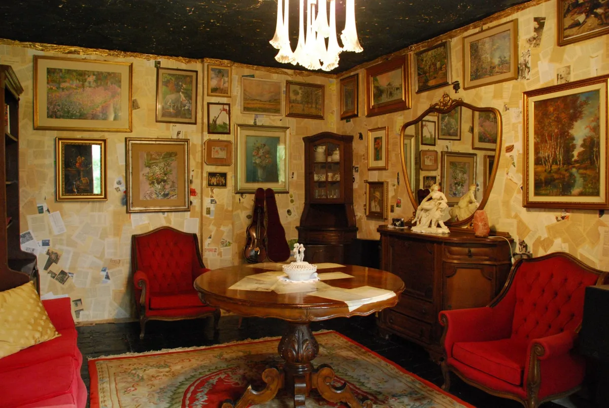 Contemporary Opera House with Themed Rooms, 500 sqm, retail activation, pop-up rental in Ponte Rizzoli