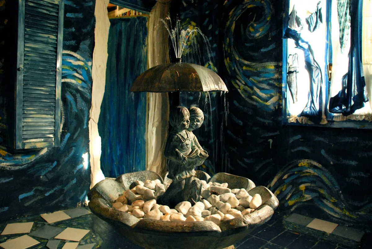 Contemporary Opera House with Themed Rooms, 500 sqm, retail activation, pop-up rental in Ponte Rizzoli, additional interior…