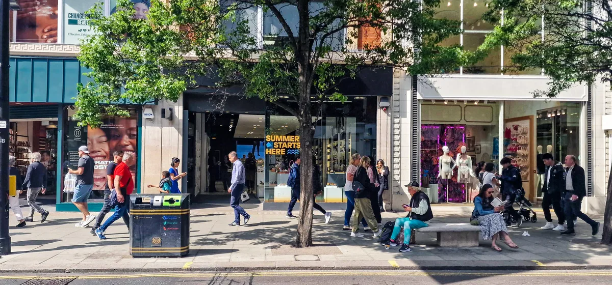 Contemporary Retail Space Available on Oxford Street, 256 sqm, pop up store in London, interior view