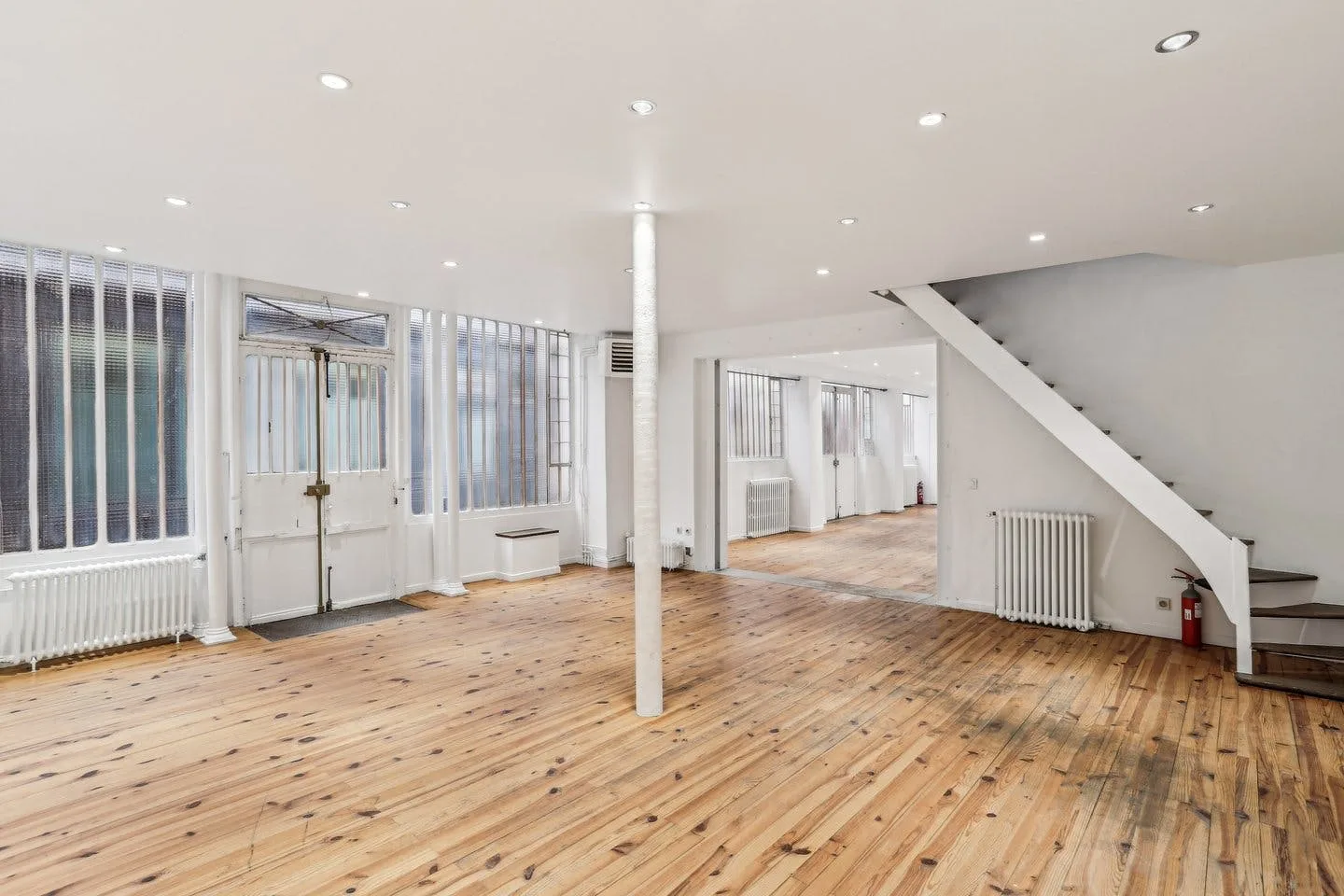 Contemporary Showroom Apartment in Le Marais, Paris — 2
