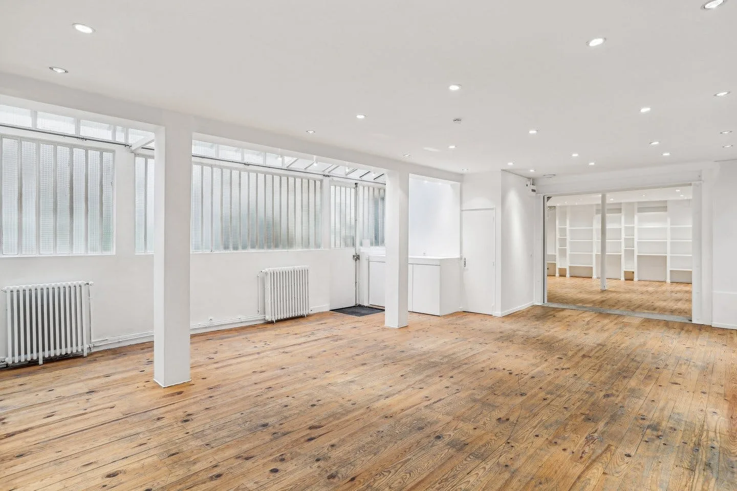 Contemporary Showroom Apartment in Le Marais, Paris — 5