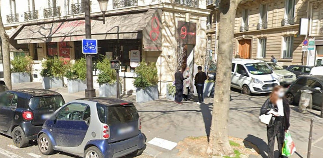 Corner Boutique in 8th Arrondissement - Saint-Augustin