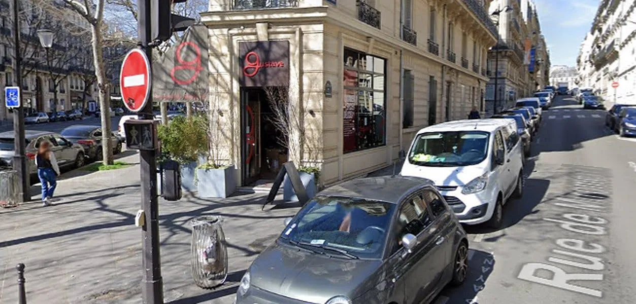 Corner Boutique in 8th Arrondissement - Saint-Augustin — 2