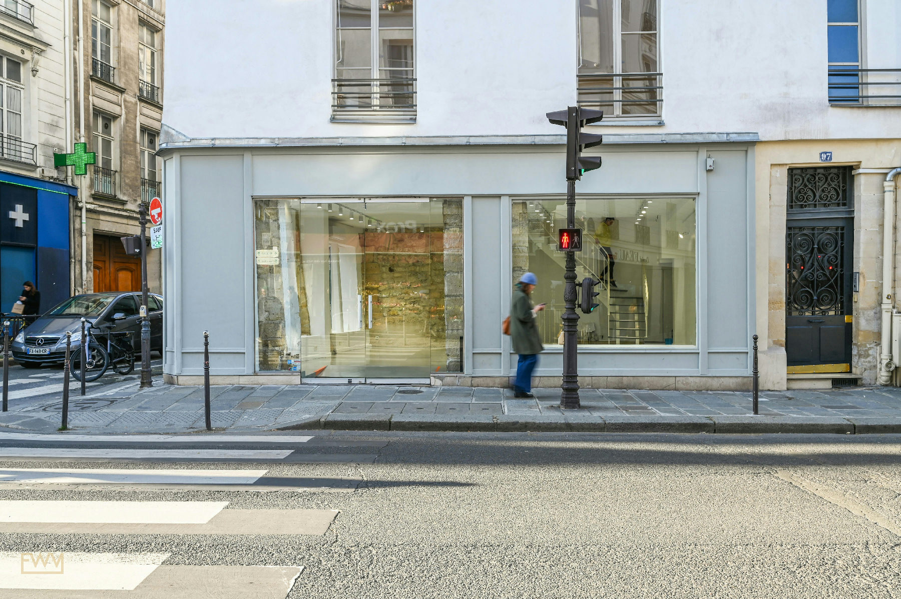 Corner Boutique on Rue de Turenne, Paris, 145 sqm, pop up store