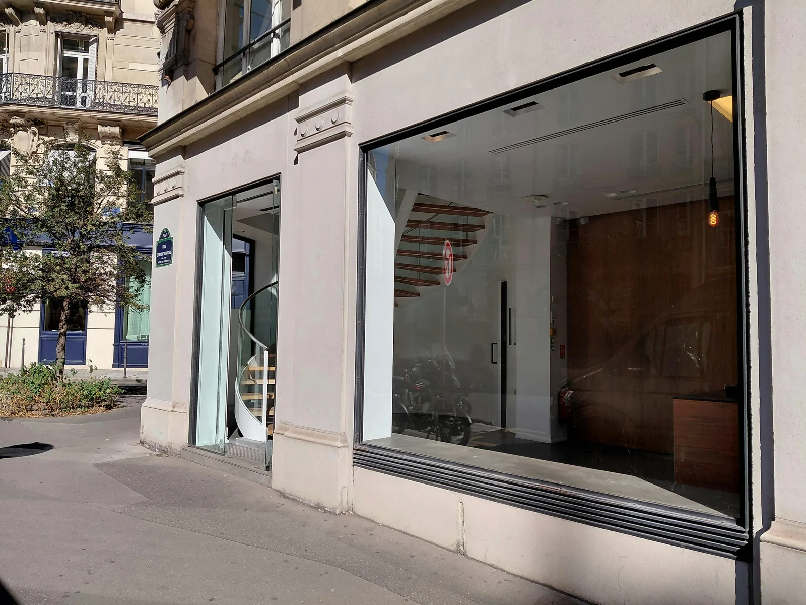 Corner Boutique on Rue Étienne Marcel and Rue du Louvre — 5