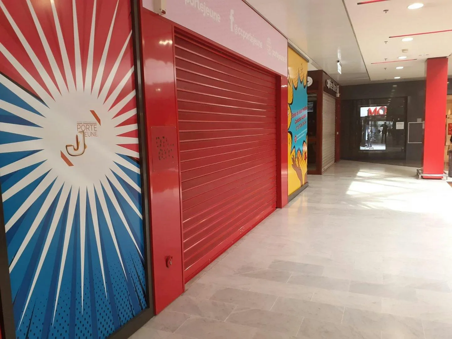 Corner Retail Space at Shopping Mall Porte Jeune Mulhouse — 3
