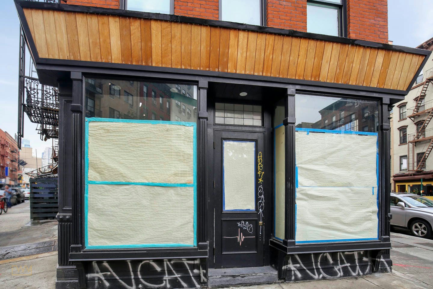 Corner Retail Space in Lower East Side, New York, 121 sqm, pop up store