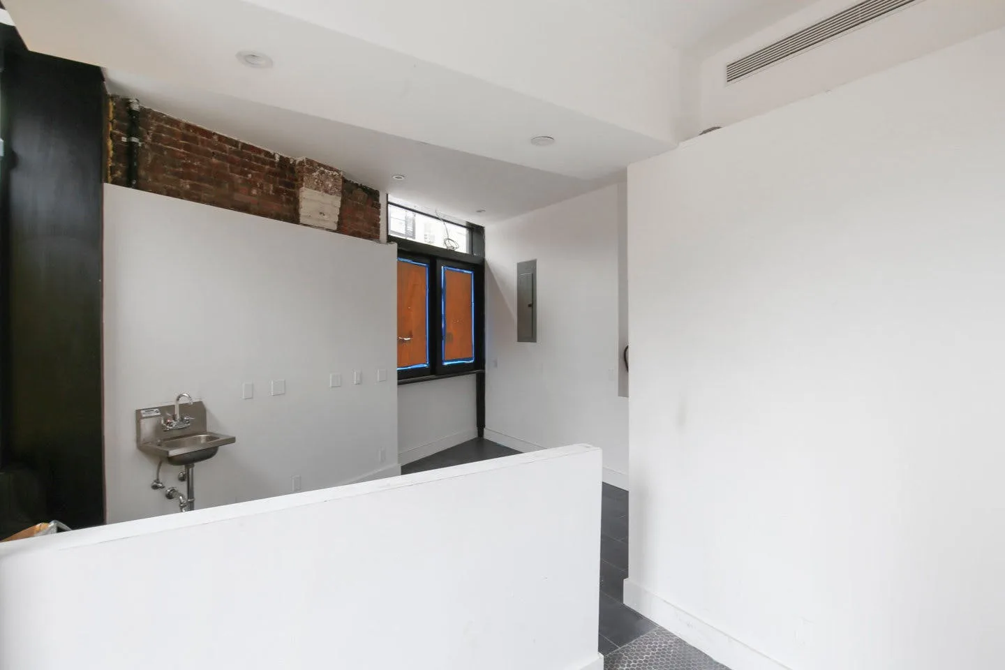 Corner Retail Space in Lower East Side, New York — 3