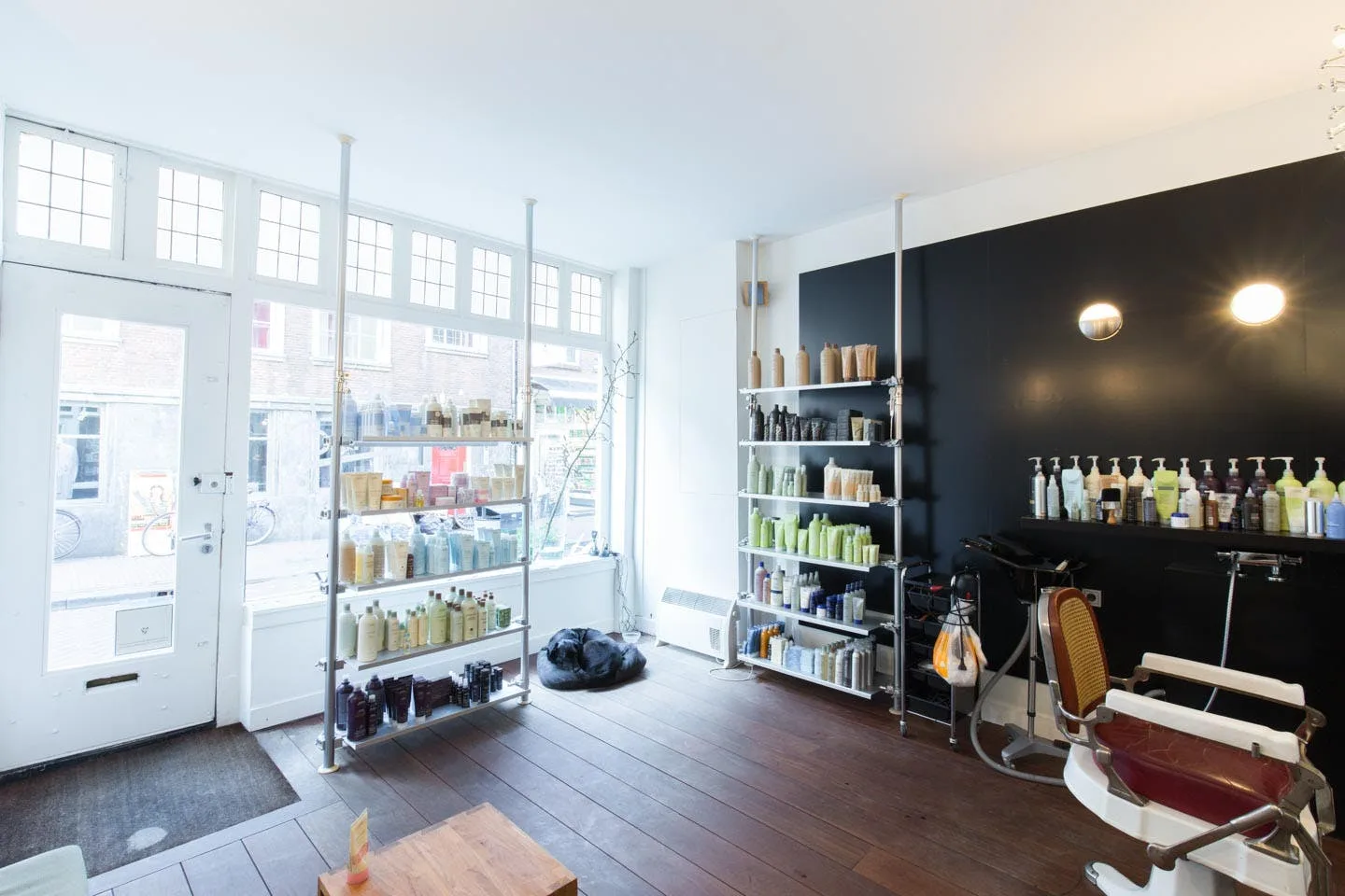 Cosy Pop-Up Shop in Nine Streets, Amsterdam — 2
