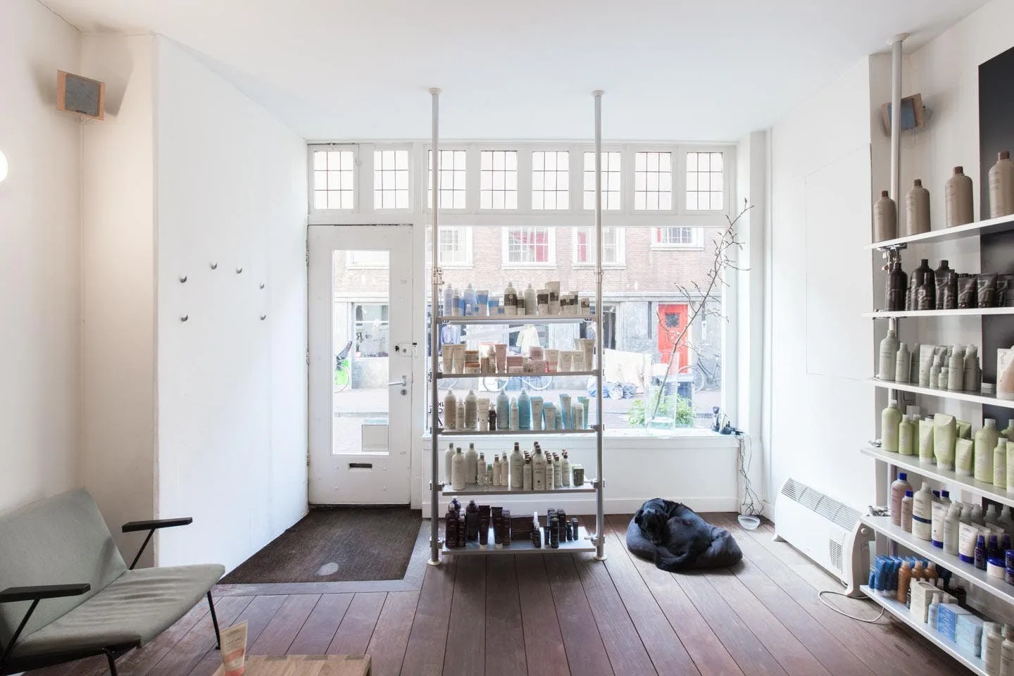Cosy Pop-Up Shop in Nine Streets, Amsterdam — 3