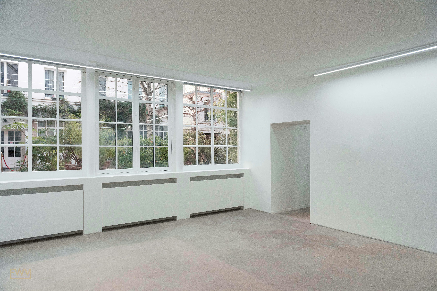 Courtyard Gallery on Rue de Jarente, Paris, 74 sqm, pop up store