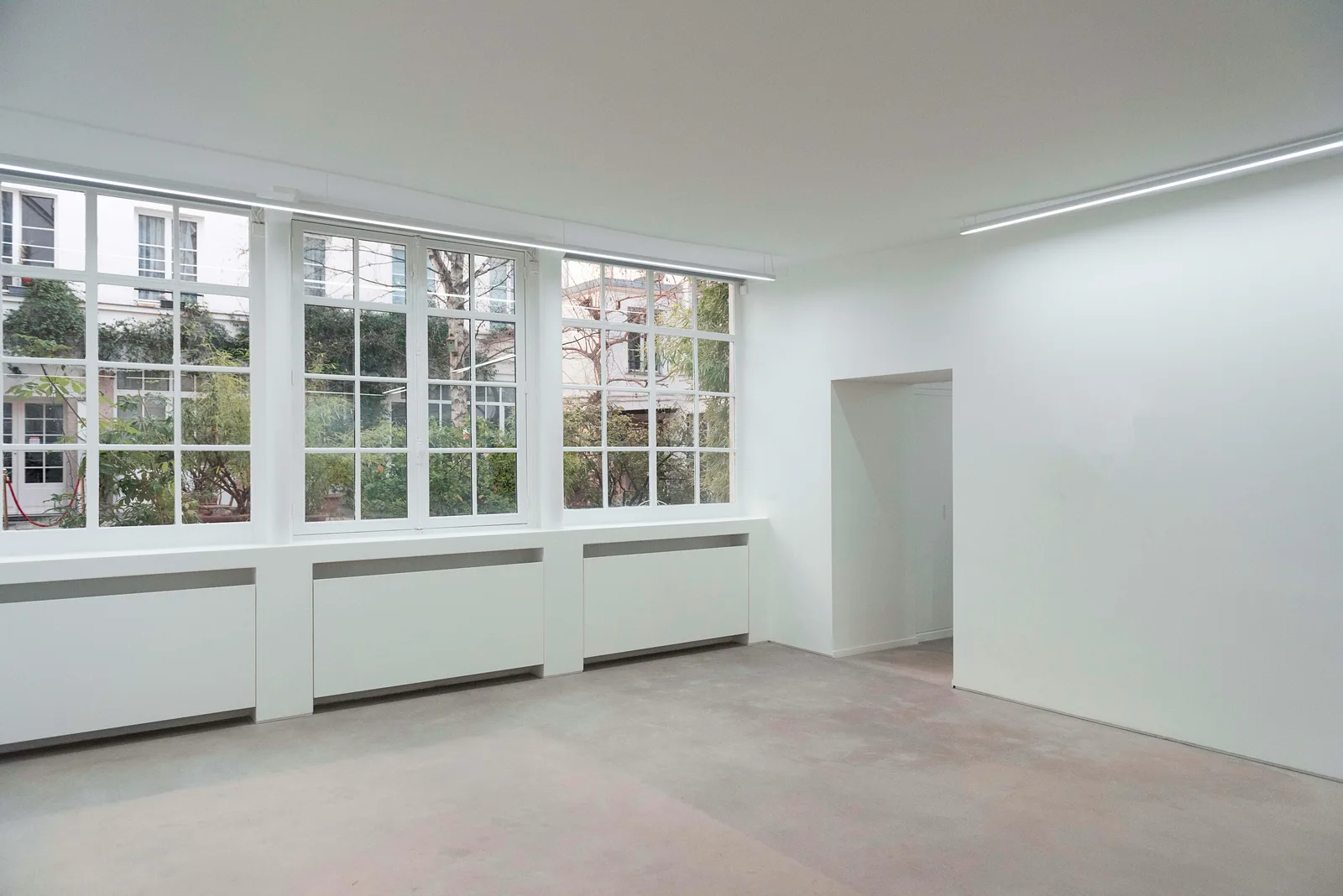 Courtyard Gallery on Rue de Jarente, Paris