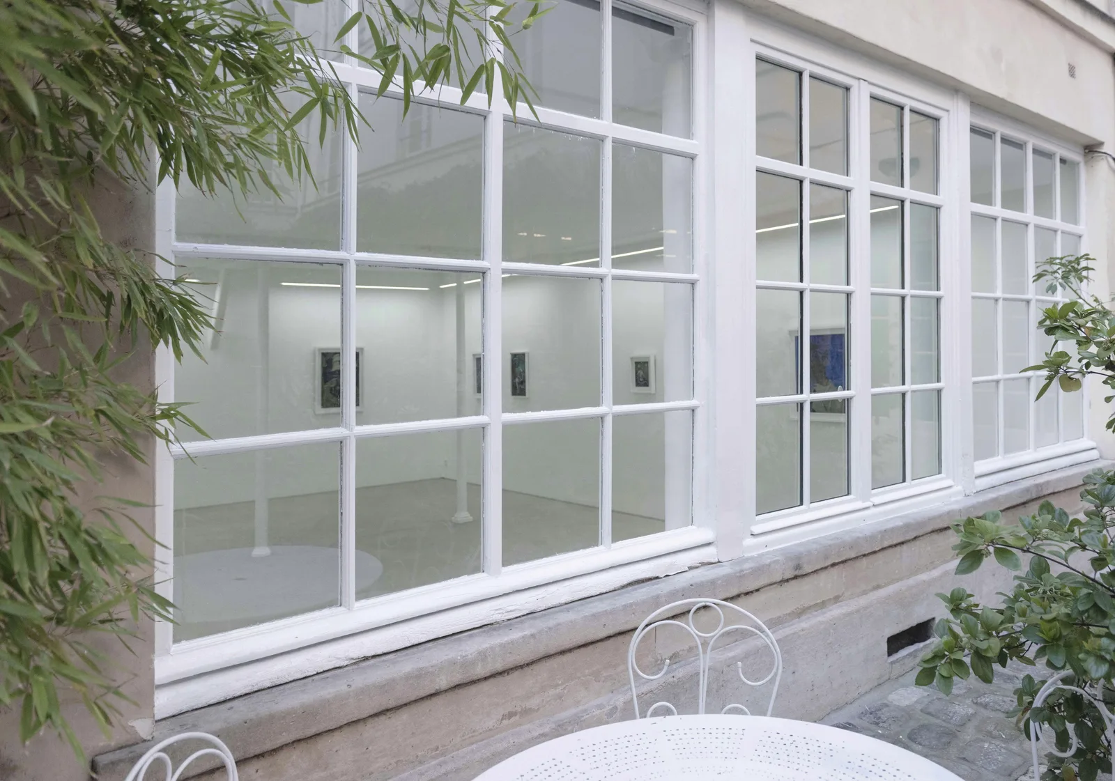 Courtyard Gallery on Rue de Jarente, Paris — 5