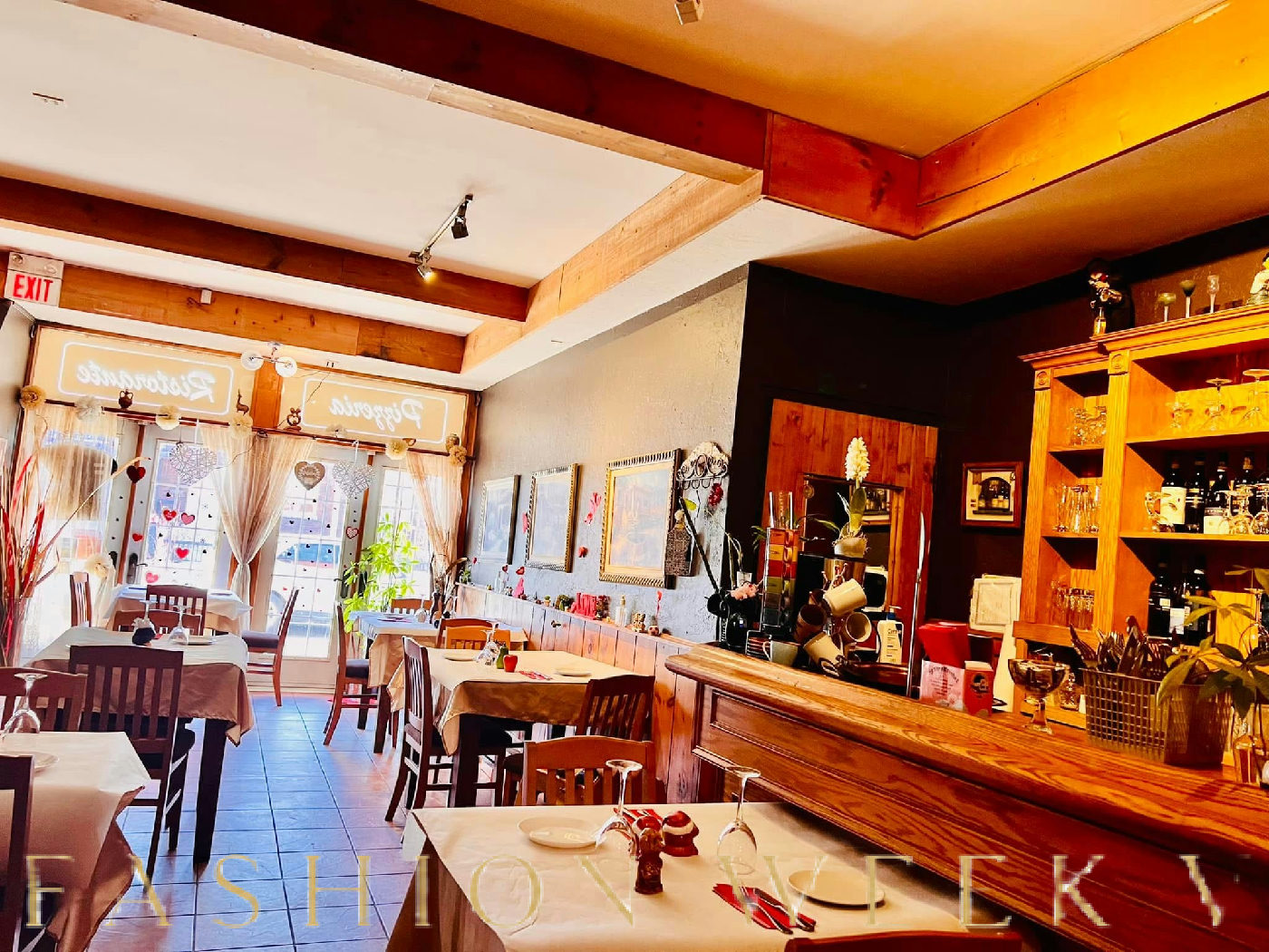 Cozy 400 Sq Ft Rustic Restaurant Space in Toronto, 37 sqm, private event, pop-up rental, second interior view