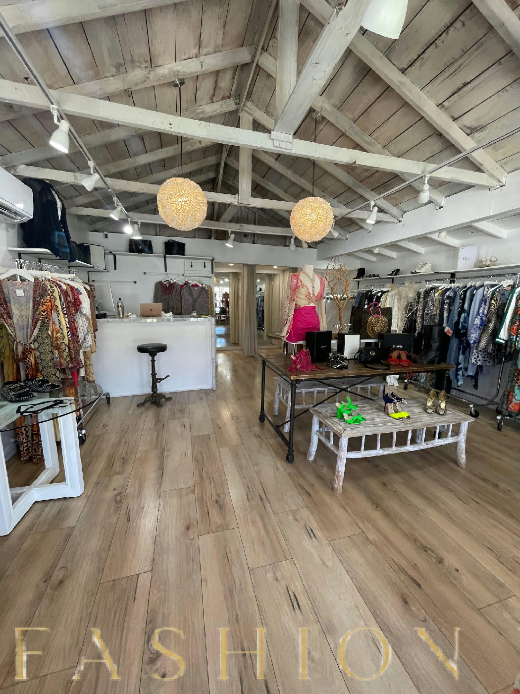 Cozy Bohemian Boutique Space in L.A., 56 sqm, pop up store in Los Angeles