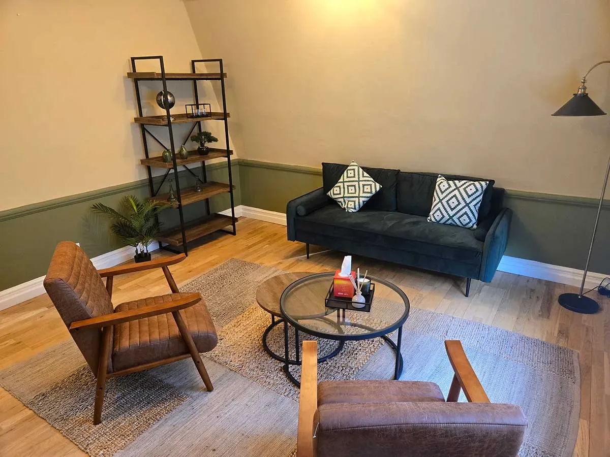 Cozy Boutique Room for Therapeutic and Professional Work, 19 sqm, private event, pop-up rental in London, interior view